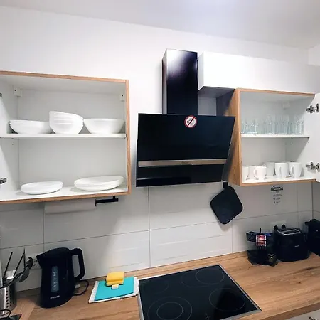 Madison Homes 50 Qm In Mit Balkon, Bergblick, Parkplatz, Zentral Gelegen 아파트