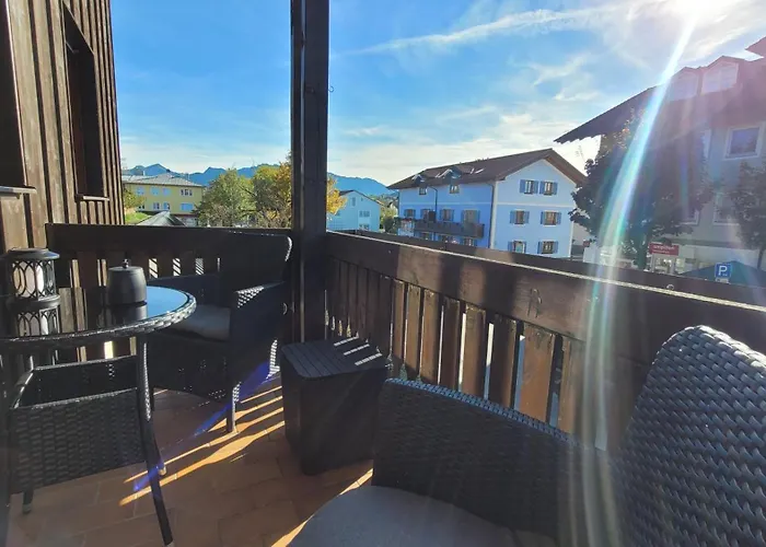 Madison Homes 50 Qm In Mit Balkon, Bergblick, Parkplatz, Zentral Gelegen