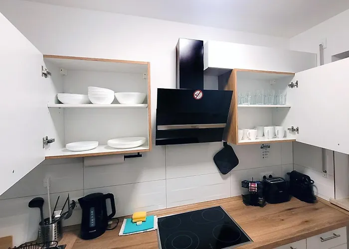 Madison Homes 50 Qm In Mit Balkon, Bergblick, Parkplatz, Zentral Gelegen Apartmán