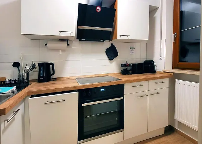 Madison Homes 50 Qm In Mit Balkon, Bergblick, Parkplatz, Zentral Gelegen Apartmán *