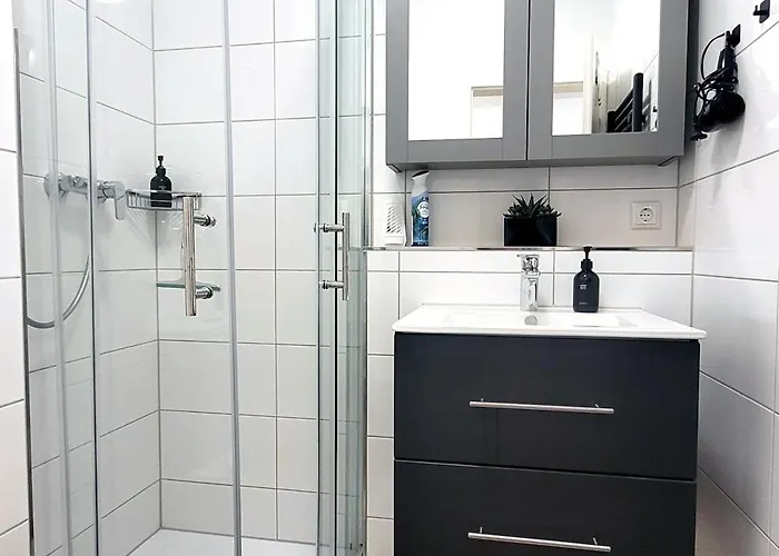 Madison Homes 50 Qm In Mit Balkon, Bergblick, Parkplatz, Zentral Gelegen * Prien am Chiemsee