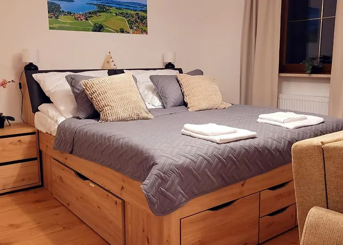 Madison Homes 50 Qm In Mit Balkon, Bergblick, Parkplatz, Zentral Gelegen Apartmán