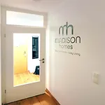 Madison Homes 50 Qm In Mit Balkon, Bergblick, Parkplatz, Zentral Gelegen Διαμέρισμα *