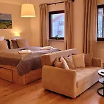 Madison Homes 50 Qm In Mit Balkon, Bergblick, Parkplatz, Zentral Gelegen *