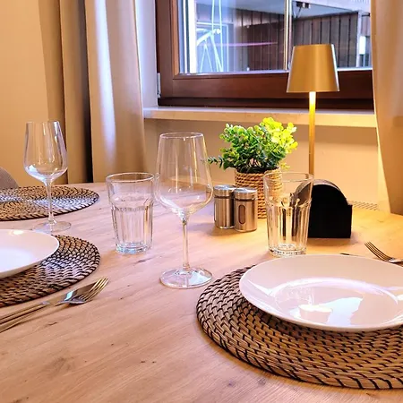 아파트 Madison Homes 50 Qm In Mit Balkon, Bergblick, Parkplatz, Zentral Gelegen *